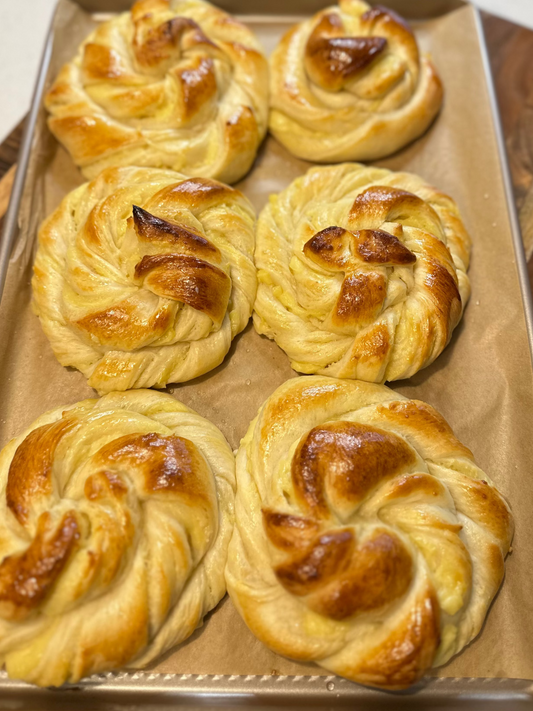 Vanilla Custard Twisted Milk Bun